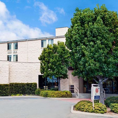 Days Inn & Suites By Wyndham Fullerton Dış mekan fotoğraf