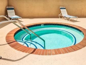 Days Inn & Suites By Wyndham Fullerton Konforlar fotoğraf