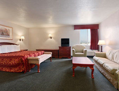 Days Inn & Suites By Wyndham Fullerton Dış mekan fotoğraf